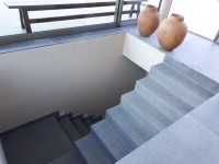069 - Piso e Escada com acabamento em meia esquadria em Granito Cinza Andorinha Escovado